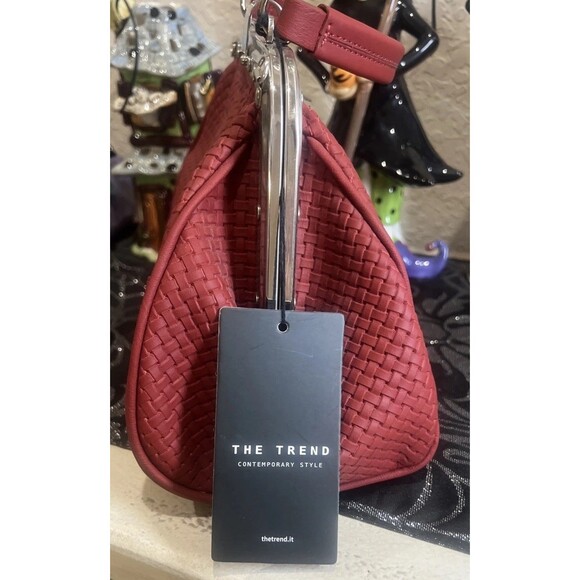 NWT-The Trend Genuine Leather Red Doctor Style Crossbody Handbag Purse main image 3